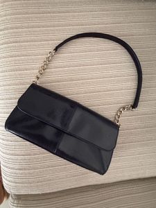 Chic Black Shoulder Bag with Chain Detail
