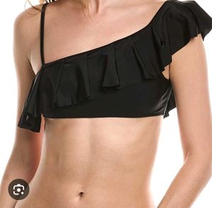 🇳🇿💫🎀Black Ruffle One-Shoulder Bikini Top.