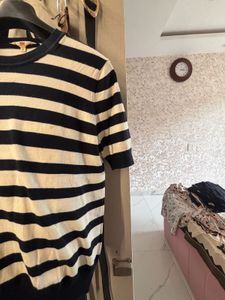 Levi's Navy Blue &amp; White Striped Knit Top | Size
