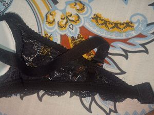 Stylish Black &amp; White Geo Print Bra