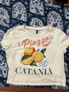 Cream "La Piazza Italia Catania" Graphic Tee