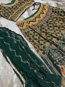 a Beautiful Green &amp; Yellow Combination Lenhga