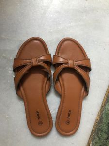 Tan Colour Bow Slippers