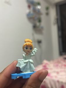 Disney Princess Cinderella Kinder Surprise Toy