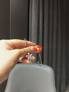 Cute Floral Bangle Bracelet (1)