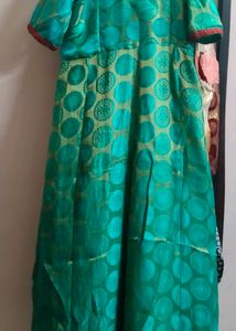 Ethenic Banarasi Gawn