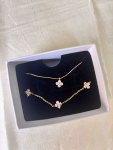 Flower necklace-bracelet combo anti-tarnish
