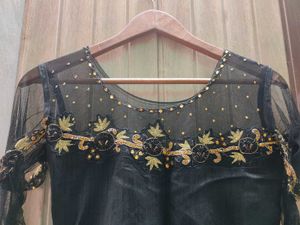 elegant black gown size m , wedding wear