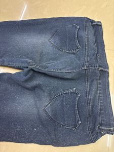 Trendy Speckled Denim Skinny Jeans with Heart Back