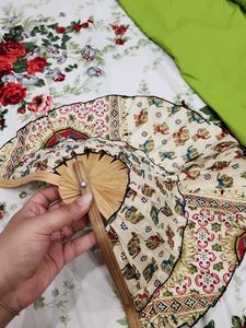 Vintage Floral Folding Fan &amp; hat 2in1