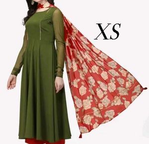 Elegant Green Kurta Set with Floral Dupatta