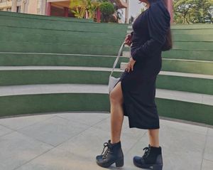 A Black Bodycon....✨🥵