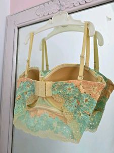 Clovia Floral Patterned Bralette in Lace