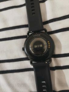 Noise Fit Buzz Smart watch with Charger