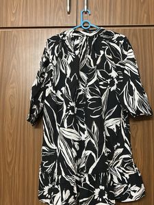 Stylish Black &amp; White h&amp;m Floral Dress