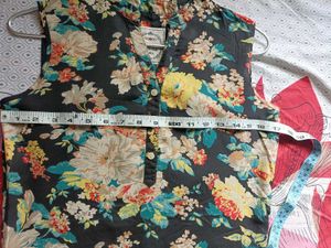 Floral Print Sleeveless Top
