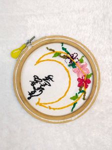 EID Mubarak Embroidered Hoop 🌙💐