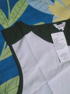 Stylish Sleeveless Colorblock Top