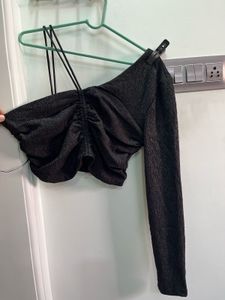 Zudio Chic One-Shoulder Ruched Crop Top