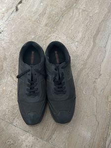 Black Casual Lace-Up Shoes