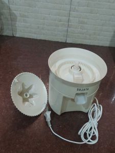Sujata Citrus Juicer