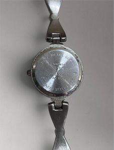 Elegant Silver Tone Quartz Watch
