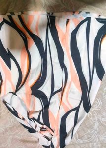 Stylish Saree with Abstract Print