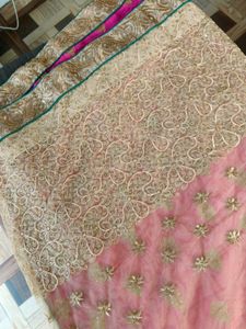 💗Pink Embroidered Saree
