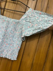 Floral Square Neck Puff Sleeve Top