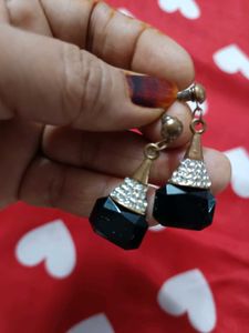 "Classic Black And Gold Sparkle Earrings"✨💫✨
