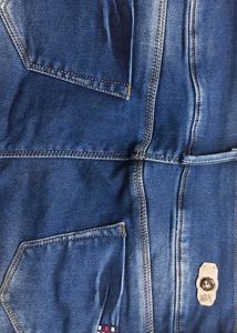 Dark Wash Cropped Jeans