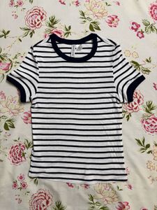 H&amp;M Striped Fitted T-Shirt