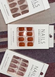 Do-It-Yourself False Nails Set