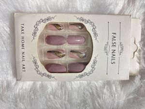 Chic Almond Nail Set