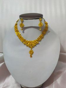 Gold Plated Necklace With Earrings