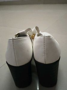 STRASSE PARIS White Chunky Block Heels | Trendy