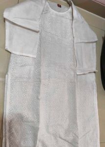 Elegant White Chikankari Kurta