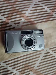 Kyocera Yashica Zoomate 90W Camera