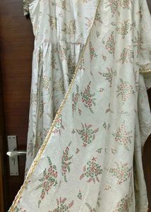 Elegant Floral Print Kurta Set