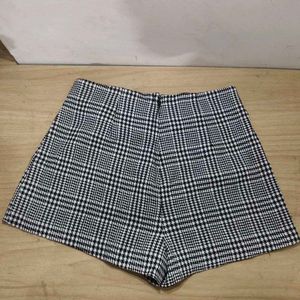 Houndstooth Zipper Shorts