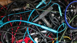 Mix Brand 400-500 Neckbands Used Condition Scrap