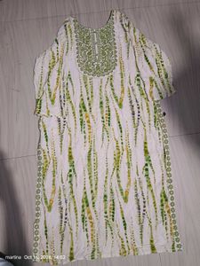 Stylish Red &amp; White Zigzag Kurta with Floral Print