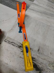 Hot Wheels Turbo Twister