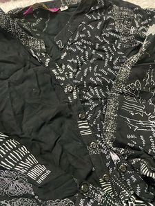 Unique Black &amp; White Printed Kurta
