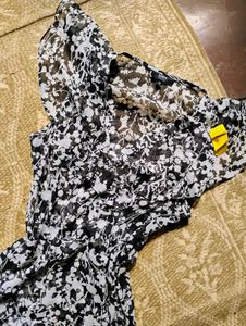 SHEER RUFFLE DRESS🖤🤍 IMPORTED