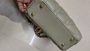 👛 Elegant Quilted Shoulder Bag 👜