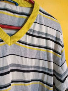 combo of 2 sweaters