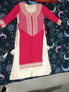 Elegant Pink Kurta Set with Intricate Embroidery