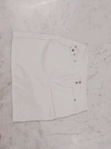 Chic White Mini Skirt