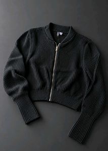 BLACK RIBBED ZIP-UP CROPPED BOMBER JACKET